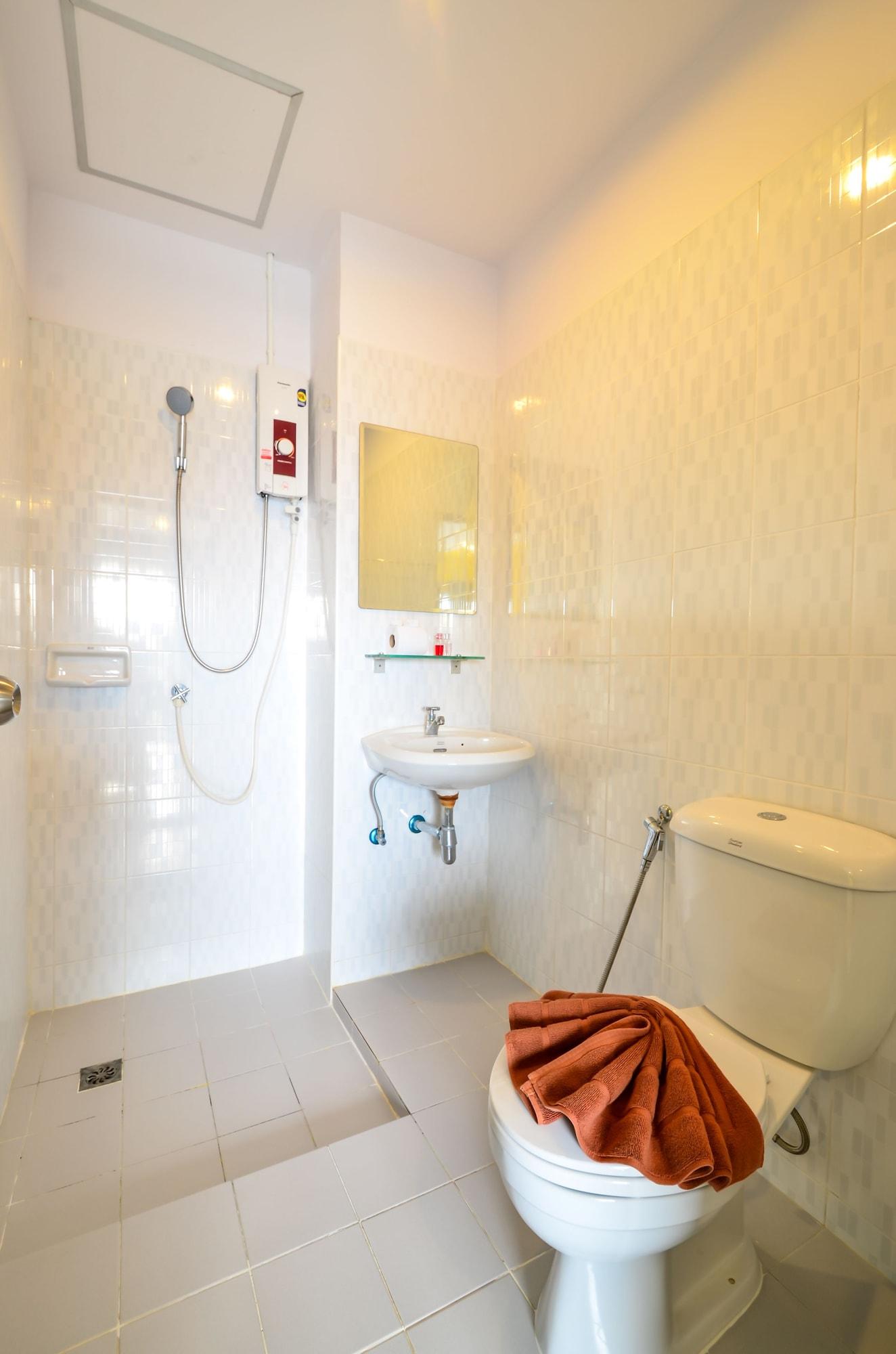 Hotel Two Color Patong Exterior foto